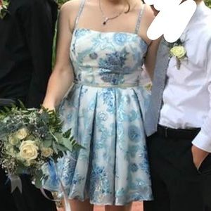 Homecoming/ short formal dress